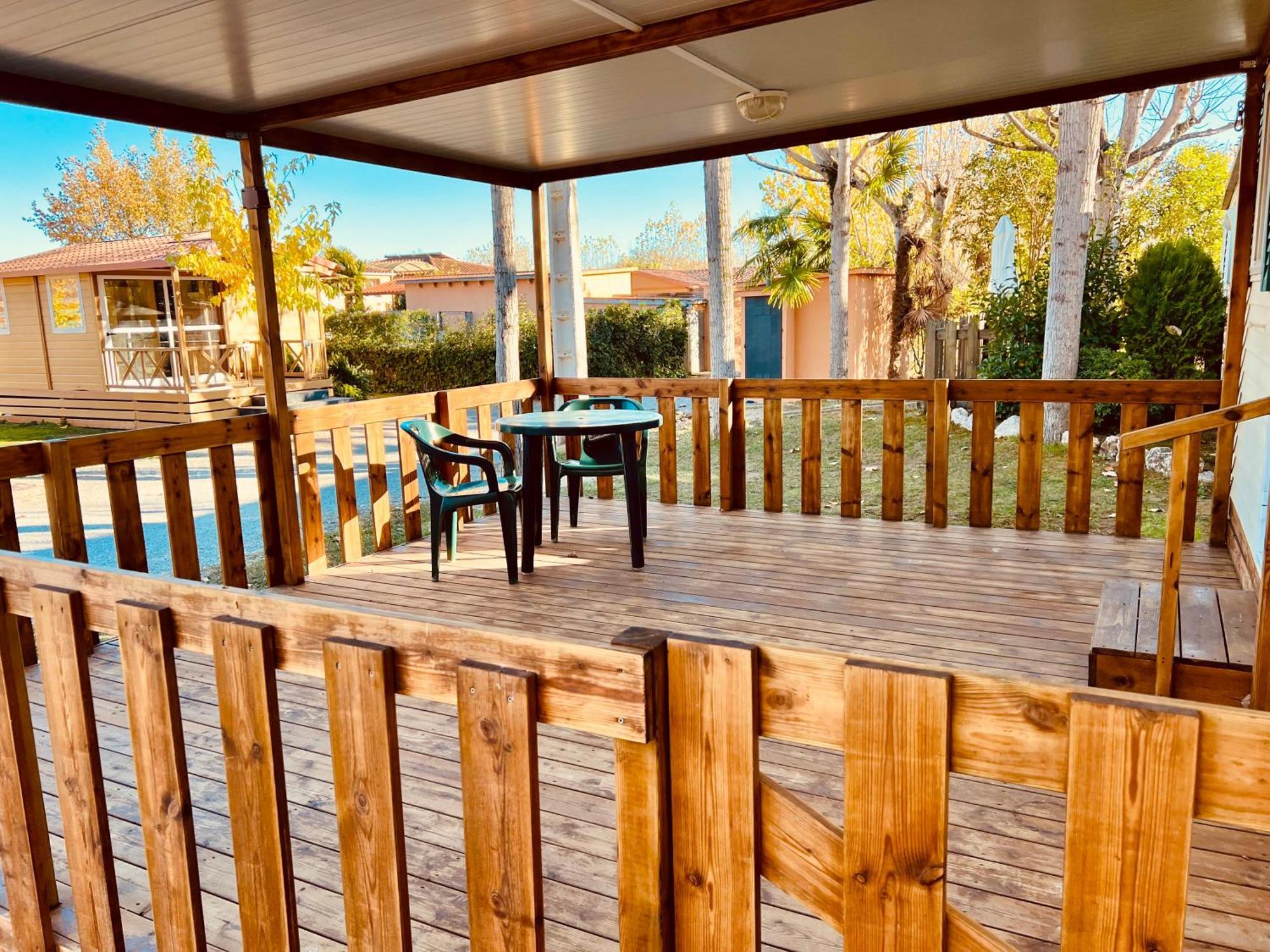 Camping Bungalow El Llac De Banyoles Porqueres Zewnętrze zdjęcie
