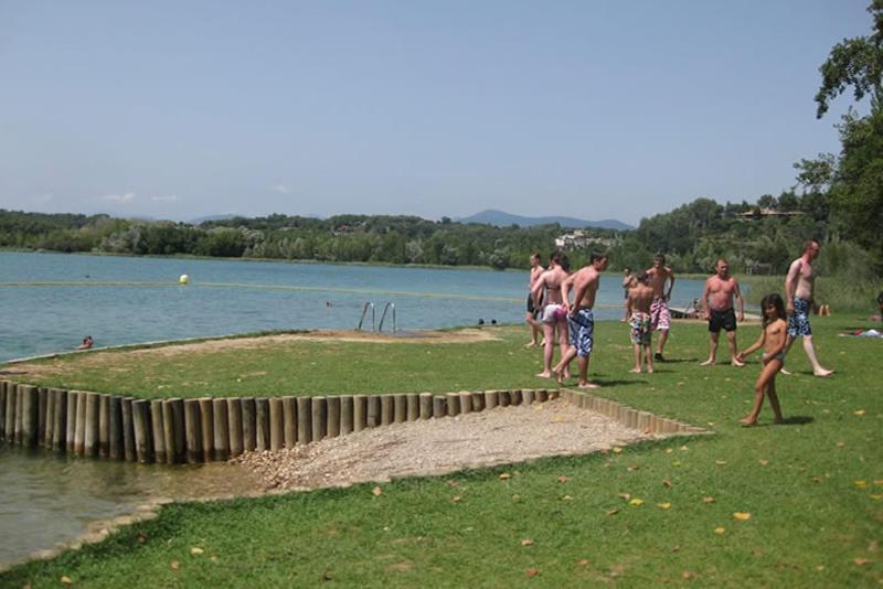 Camping Bungalow El Llac De Banyoles Porqueres Zewnętrze zdjęcie