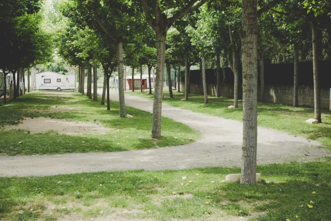 Camping Bungalow El Llac De Banyoles Porqueres Zewnętrze zdjęcie