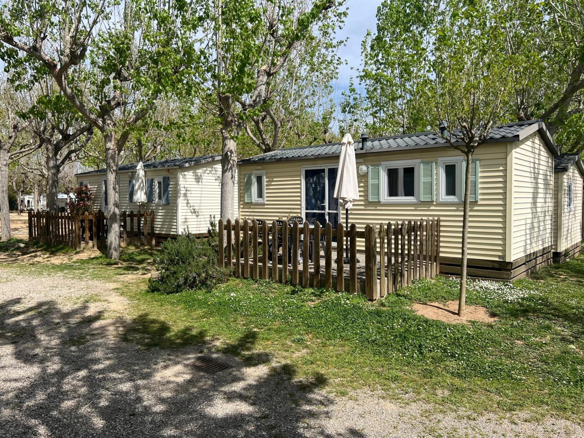 Camping Bungalow El Llac De Banyoles Porqueres Zewnętrze zdjęcie