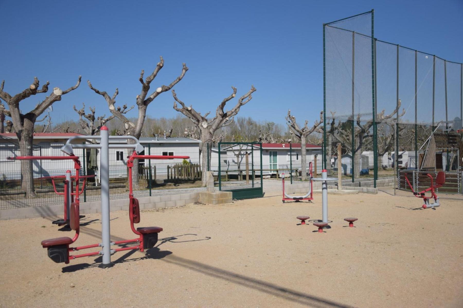 Camping Bungalow El Llac De Banyoles Porqueres Zewnętrze zdjęcie